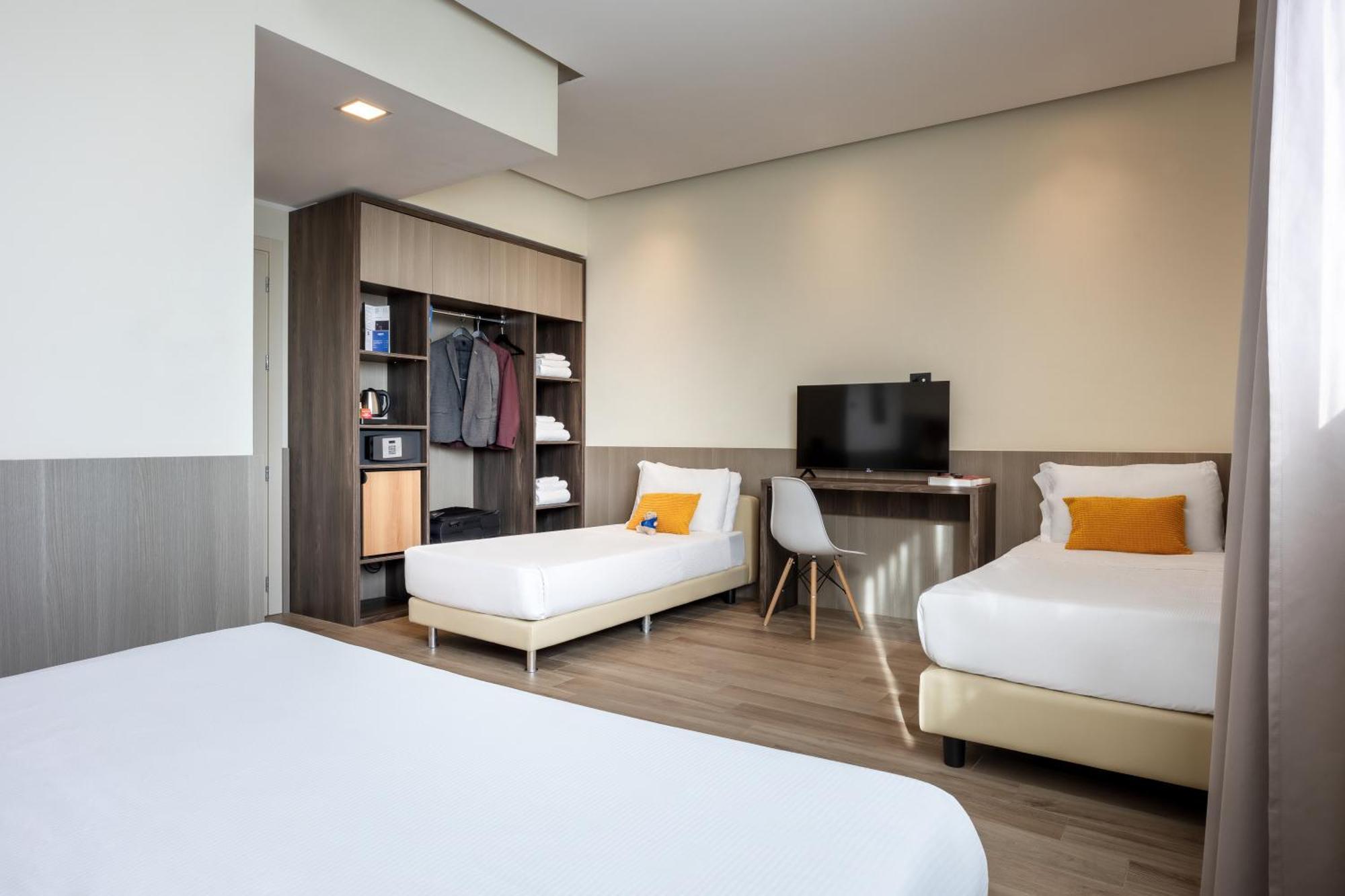 Deluxe Quadruple Room,1688808299:JPEG